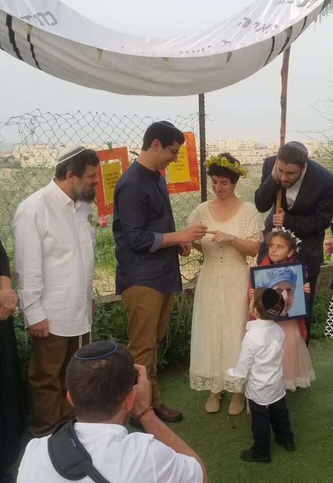 החתונה של זיו שורק וחנה מאייר. | בני המשפחה