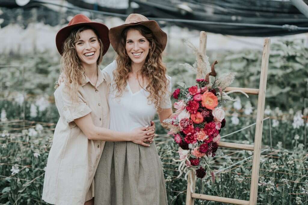 שלומית ויפעת ענבר. | שי בוזגלו - your story