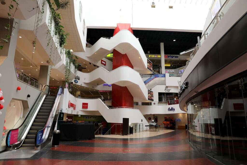 דיזנגוף סנטר סגור, כחלק מהמאבק בהתפשטות נגיף הקורונה. | EPA