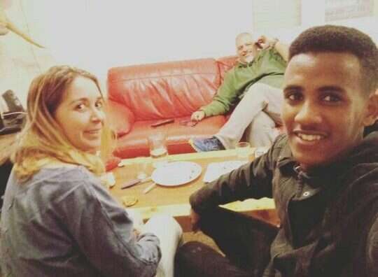 קשר חם. עם בני משפחת פילוסוף קשר חם. עם בני משפחת פילוסוף