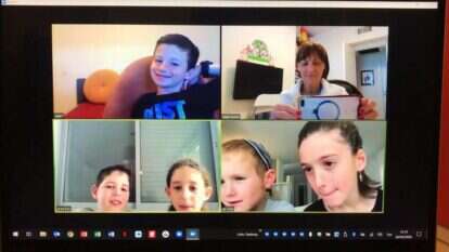 בכך נפתחה עונת האהבה המקוונת. שיחת וידאו עם הנכדים. | באדיבות: ציפי קורן