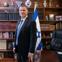 יולי אדלשטיין בלשכתו, אתמול. | אוליבייה פיטוסי, פלאש 90 יולי אדלשטיין בלשכתו, אתמול. | אוליבייה פיטוסי, פלאש 90