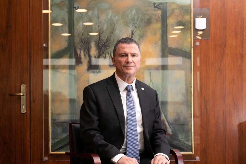 יולי אדלשטיין בלשכתו, השבוע. | אוליבייה פיטוסי, פלאש 90