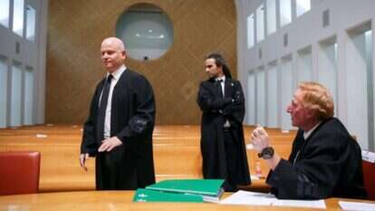 יועמ"ש הכנסת עו"ד איל ינון(משמאל) בדיון בבג"ץ, שלשום בערב. | אורן בן־חקון