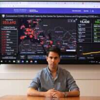 אייל בסון בחדר המצב של משרד הבריאות, השבוע. | אוליבייה פיטוסי, פלאש 90