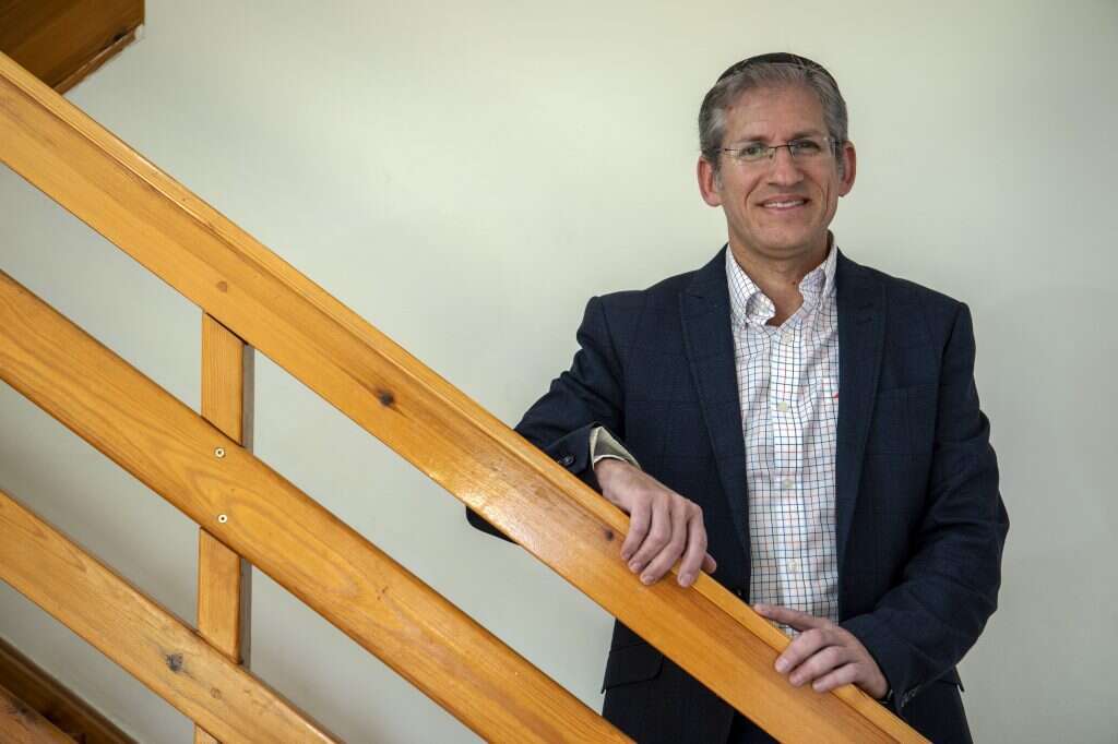 הרב רונן נויבירט. | גיל אליהו, ג'יני