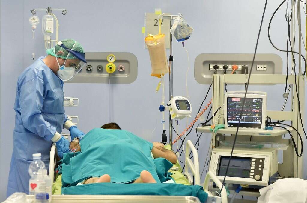 ההשראה לנחיצות הדפסת ציוד רפואי. טיפול לחולה קורונה באיטליה. | EPA