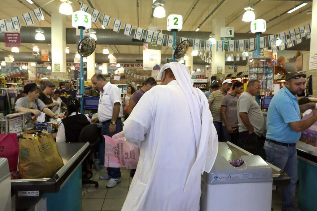 תוכנית המאה ביקשה לייצר כלים גם למשבר כמו הקורונה". סניף רמי לוי בצומת גוש עציון. | נתי שוחט, פלאש 90