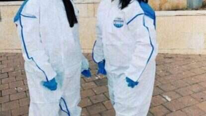 בנות שירות בבית חולים בפתח תקווה. | דוברות שילה