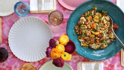 סלט קינואה, כרובית וחומוס. | אפרת ליכטנשטט