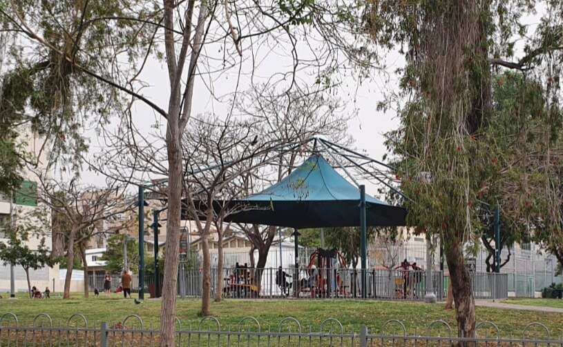 מסתננים בגינת המשחקים. | גלעד הלחמי