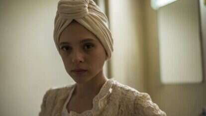 שירה האס, מתוך "המורדת". | נטפליקס