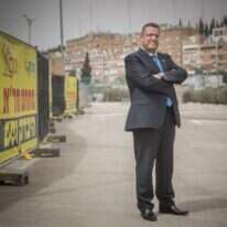 ראש העיר משה ליאון במתחם היבדק וסע סמוך לאיצטדיון טדי בירושלים. | יונתן זינדל, פלאש 90