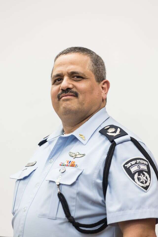 היכרות קודמת. המפכ"ל לשעבר אלשיך. | אבישג שאר-ישוב