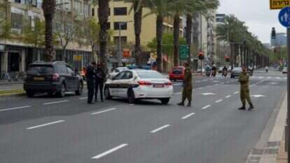 חיילי צה"ל בשיתוף משטרת ישראל כעת במחסום בידוק בסמוך לכיכר רבין, בתל אביב. | קובי ריכטר/TPS