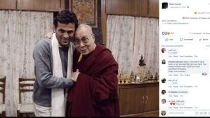 ראמי עמאן עם הדאלי לאמה. | באדיבות ארגון קול אחר