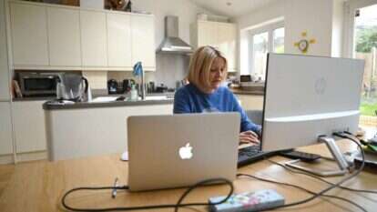 עבודה מהבית. | EPA