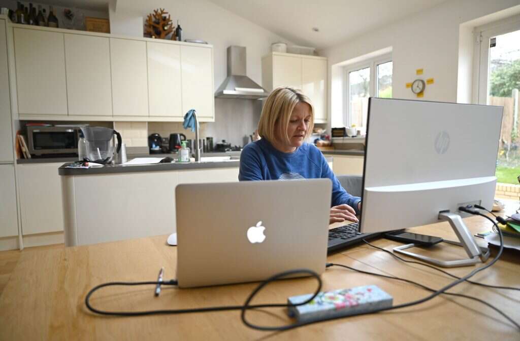 עבודה מהבית. | EPA