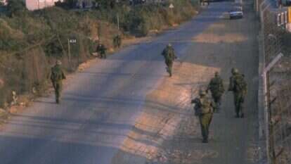 לוחמי צה"ל ליד גדר הגבול עם לבנון. | אלפי בן יעקב, לעמ