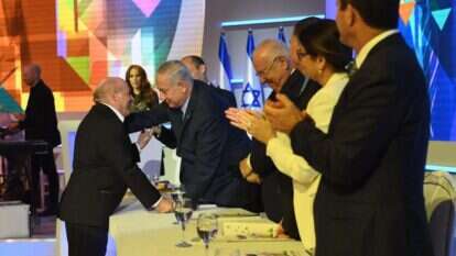 תרומה מיוחדת לחברה. טקס פרסי ישראל. | קובי גדעון, לעמ תרומה מיוחדת לחברה. טקס פרסי ישראל. | קובי גדעון, לעמ