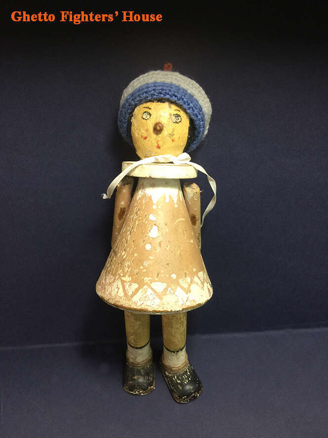 הבובה יופי שהוסתרה ונמצאה בתום המלחמה. | בית לוחמי הגטאות הבובה יופי שהוסתרה ונמצאה בתום המלחמה. | בית לוחמי הגטאות