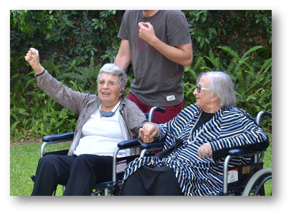 תמונת ניצחון ביום הולדת 90 של שולה. | משפחת כהן-פרירא תמונת ניצחון ביום הולדת 90 של שולה. | משפחת כהן-פרירא