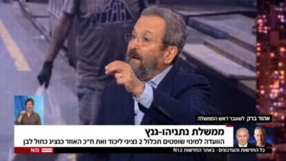 אהוד ברק באולפן חדשות 12. | מסך, מאקו