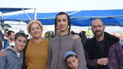 דביר שורק ז"ל עם משפחתו. | באדיבות המשפחה