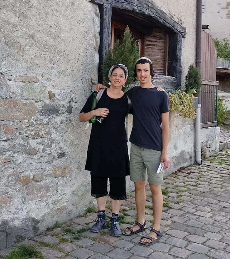 דביר שורק ז"ל עם אמו רחל. | באדיבות המשפחה