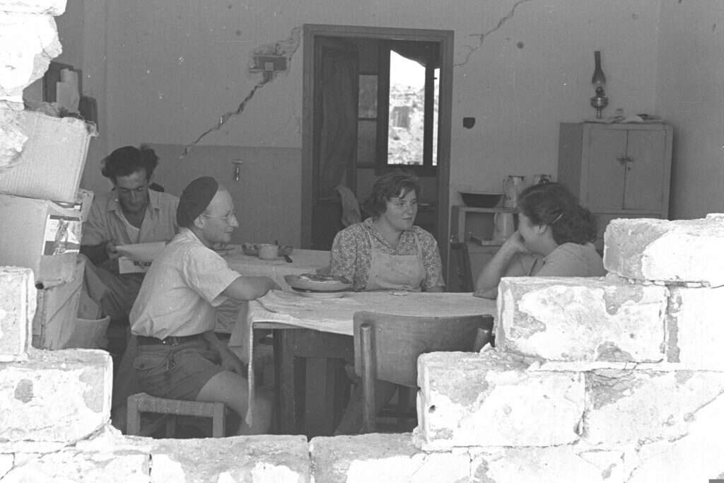 היסטוריה שנכתבת מלמטה למעלה. קיבוץ בארות־יצחק בימי מלחמת העצמאות. | לע"מ היסטוריה שנכתבת מלמטה למעלה. קיבוץ בארות־יצחק בימי מלחמת העצמאות. | לע"מ