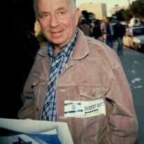 הדחיק את עברו הגלותי ולא הפסיק להתגעגע אליו. יהודה עמיחי. | משה שי, פלאש 90