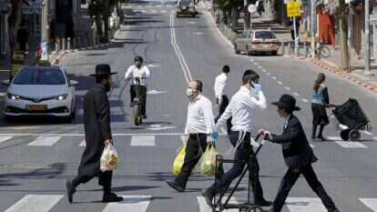 רחובות בני ברק במהלך הקורונה. | AFP