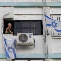 האם ביקורי משפחה יתאפשרו בקרוב? | AFP