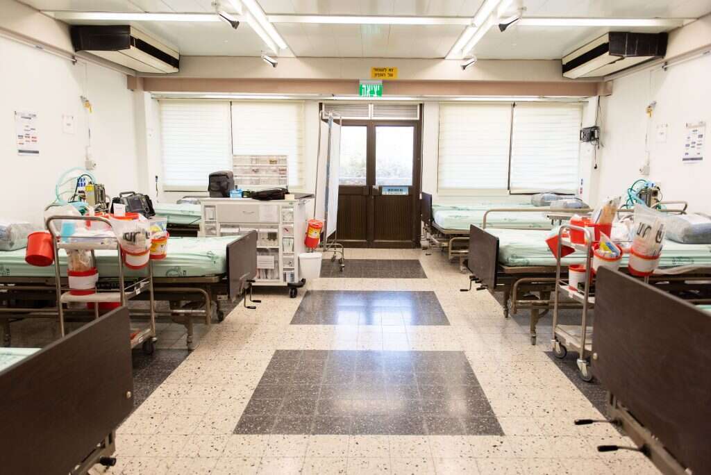 חדר טיפול במתחם הקורונה הצבאי. | אביטל הירש