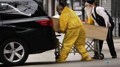 בית העלמין בורו פארק, ברוקלין, ניו יורק, אפריל 2020. | גטי אימג'ס