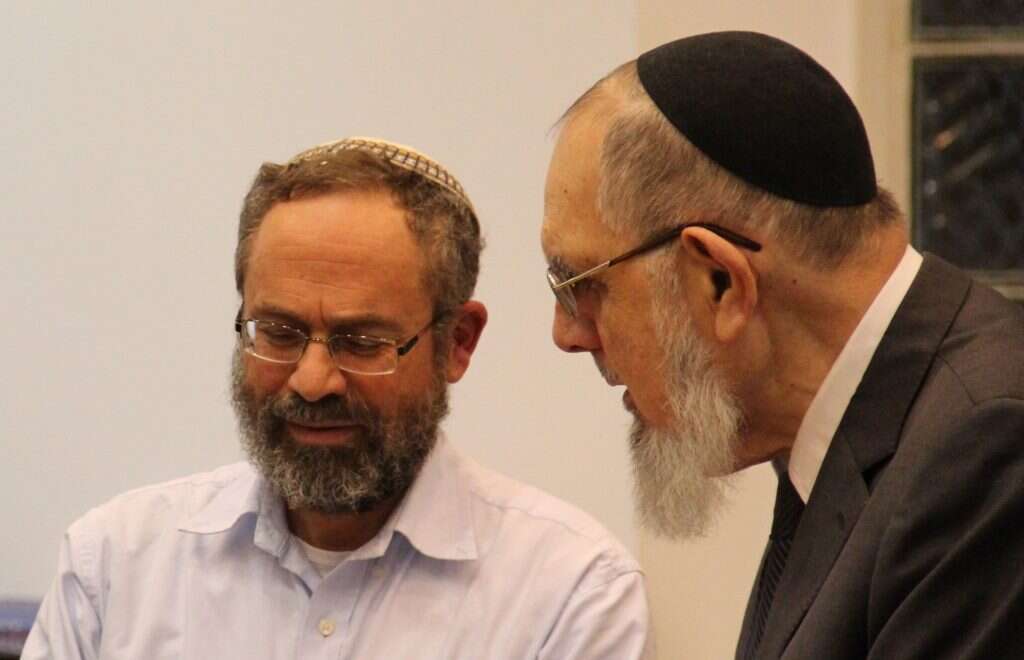 הרב רבינוביץ זצ"ל עם הרב גבי גולדמן. | באדיבות המצולם