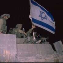 הוויכוח לא שכך. כוחות צה"ל בנסיגה מרצועת הביטחון. | אלפי בן יעקב, לע"מ