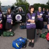 רוחי פרייר (במרכז) עם מתנדבות עזרת נשים. מתוך הסרט הדוקומנטרי: 93Queen, Malka Films. | Paula Eiselt