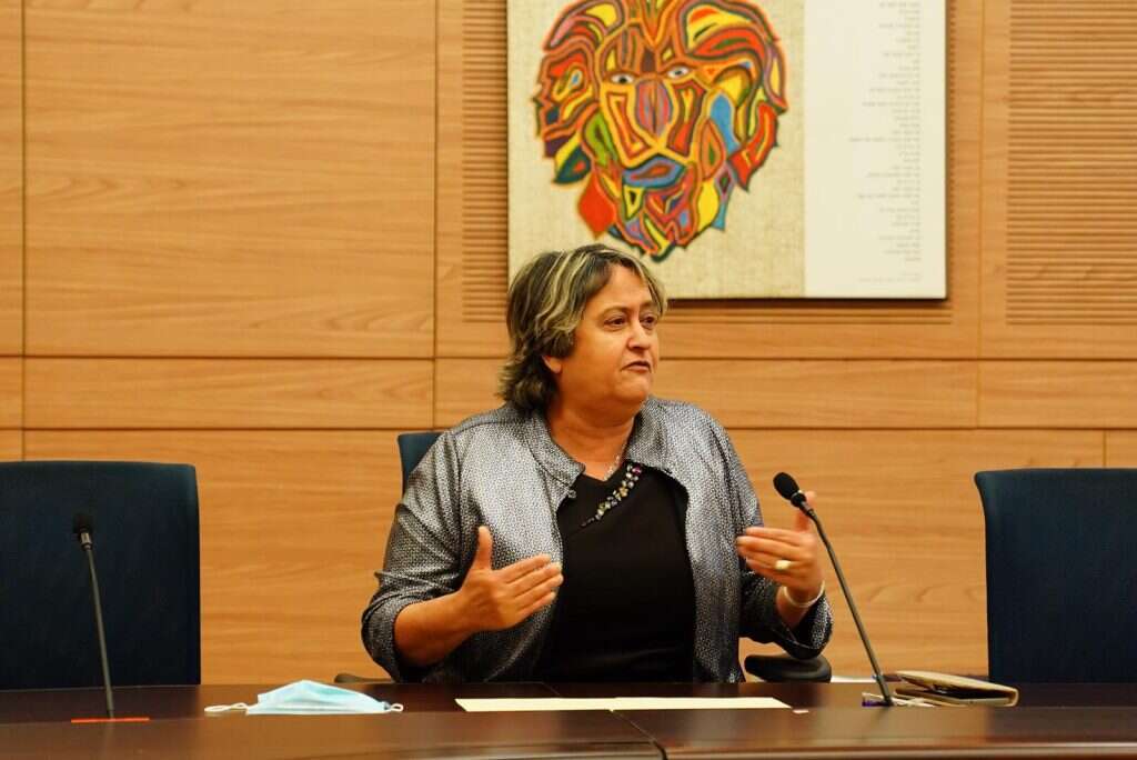 יפה בן־דוד. | עדינה ולמן, דוברות הכנסת