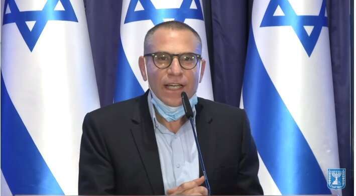 מנהל רשות המיסים ערן יעקב במסיבת עיתונאים. | לע"מ