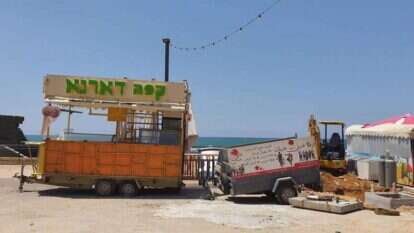 מתחם התיירות השומם בחופי העיר. | יאיר קראוס