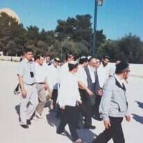 הרב רבינוביץ' בביקור הראשון של ישיבת מעלה אדומים בהר הבית, תשרי תשס"ד. | ברוך ברנר