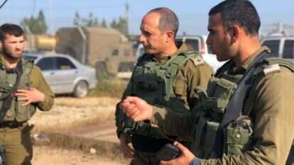 אלוף-משנה יאיר פלאי (במרכז). | דובר צה"ל