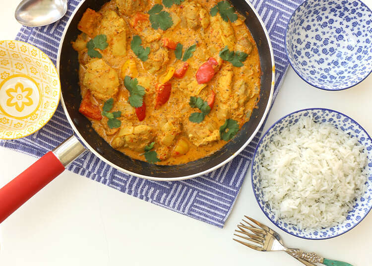 קארי פלפלים צהוב עם פרגיות בהשראת ג׳יימי אוליבר. | אפרת ליכטנשטט