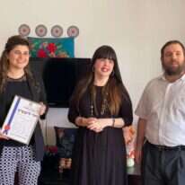 חני ליפשיץ ובעלה עם ח"כ שרן השכל. | דוברות ח"כ השכל