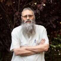 הרב מיכאל אברהם. | אבישג שאר-ישוב