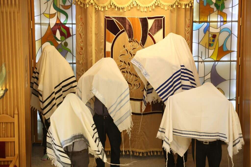 תפילה בכפר אדומים, 2016. | מרים צחי