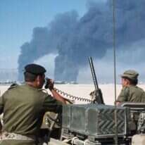 במבצע מוסווה תגברו כוחות רוסיים את המצרים בתעלת סואץ. ישראל מפגיזה בתי זיקוק מצריים בסואץ במהלך מלחמת ההתשה. | דוד רובינגר, גטי אימג'ס