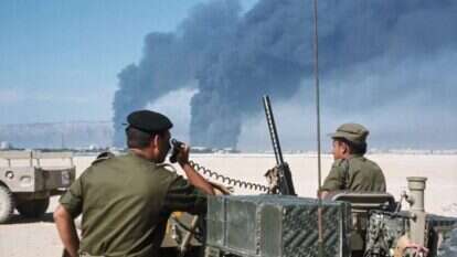 במבצע מוסווה תגברו כוחות רוסיים את המצרים בתעלת סואץ. ישראל מפגיזה בתי זיקוק מצריים בסואץ במהלך מלחמת ההתשה. | דוד רובינגר, גטי אימג'ס במבצע מוסווה תגברו כוחות רוסיים את המצרים בתעלת סואץ. ישראל מפגיזה בתי זיקוק מצריים בסואץ במהלך מלחמת ההתשה. | דוד רובינגר, גטי אימג'ס