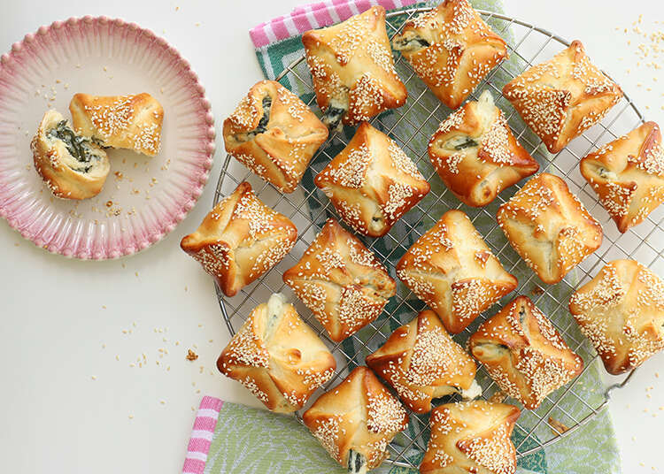 גביניות מלוחות במילוי ריקוטה ותרד. | אפרת ליכטנשטט גביניות מלוחות במילוי ריקוטה ותרד. | אפרת ליכטנשטט